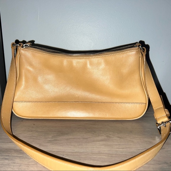Tan Coach leather handbag, good condition - Picture 3 of 5